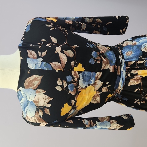 UNIQUE VINTAGE floral wrap dress - Picture 10 of 13